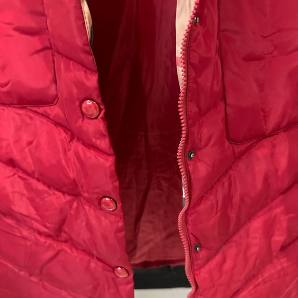 Red puffer coat with beautiful lining - Picture 4 of 6